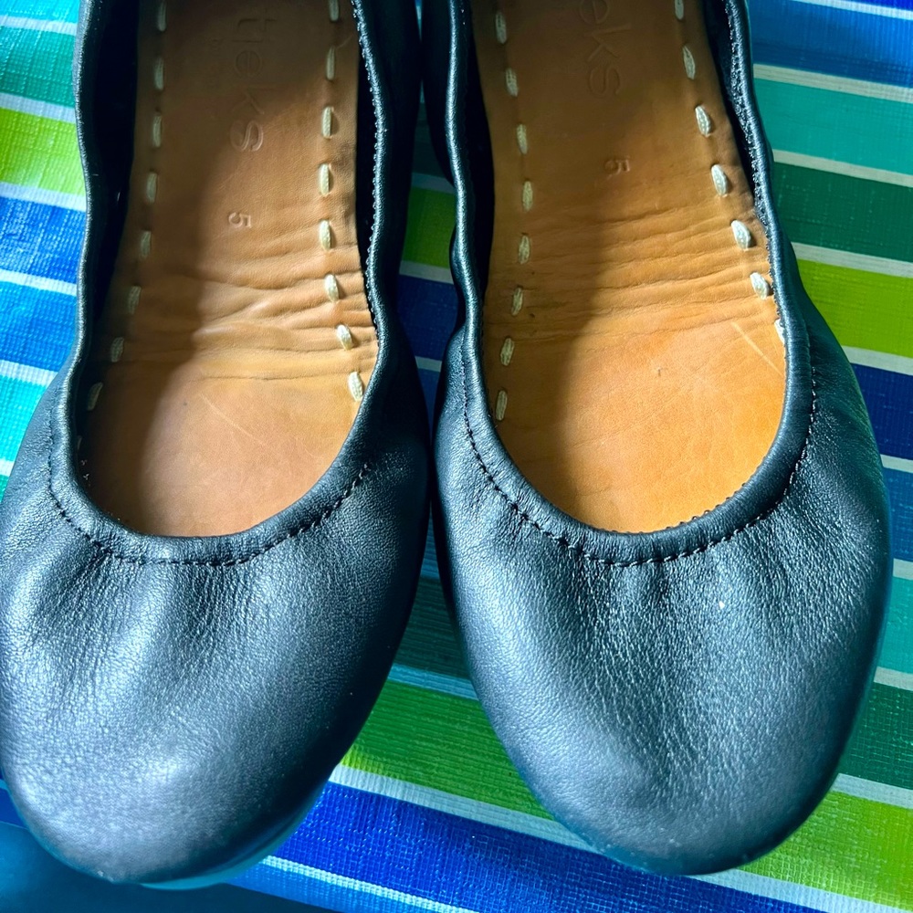 Tieks , black size 5, gently used.